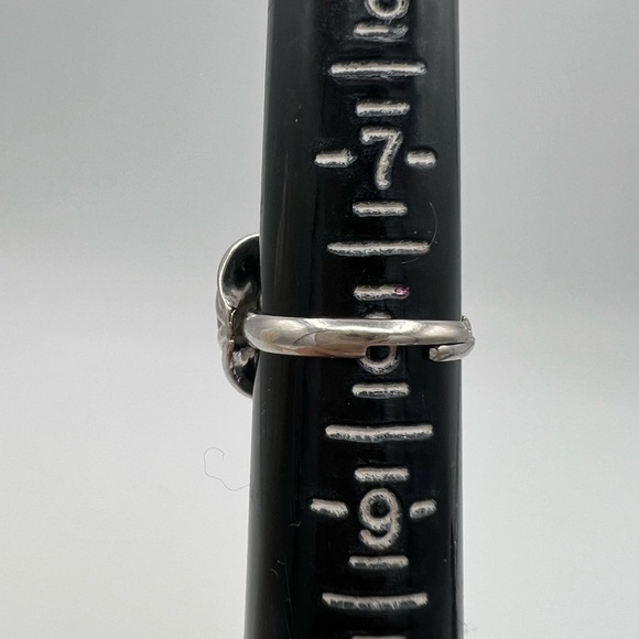 Elegant Silver Ring with Purple Stone Vintagr - Picture 10 of 11